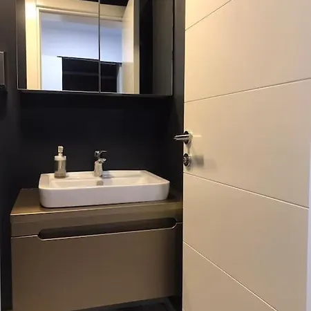 Kapali Tesis Kiralama Yapilmiyor!!! Apartamento *